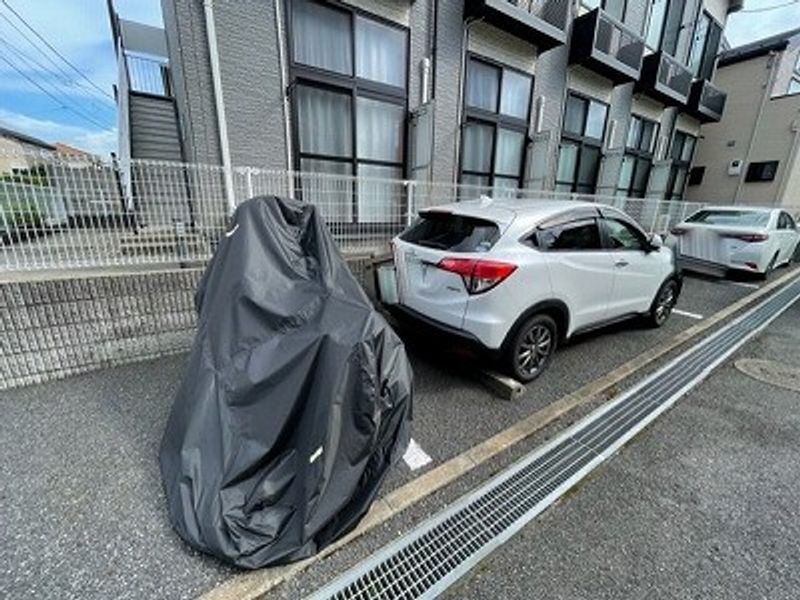 レオパレスエスベランサ 駐車場