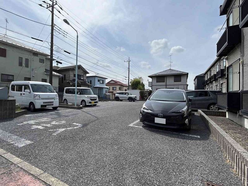 レオパレスＫ２ 駐車場