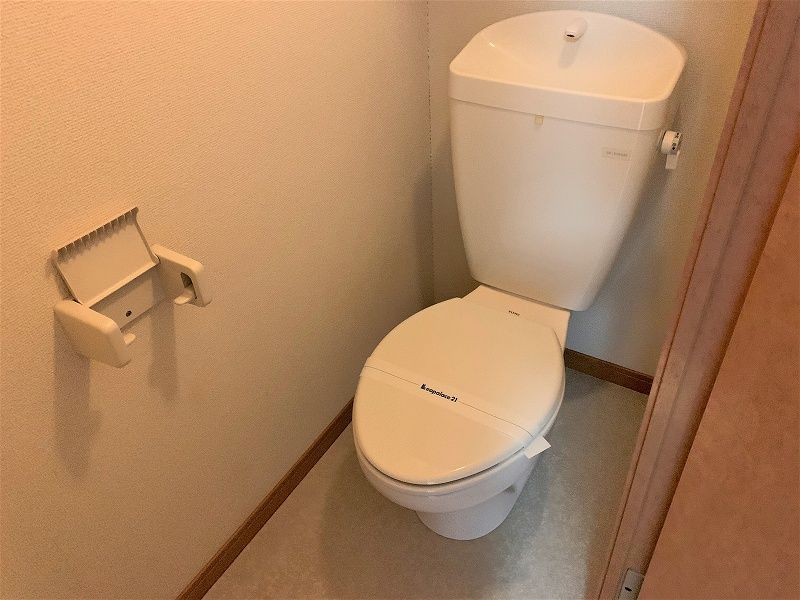 レオパレスたつの中央 トイレ