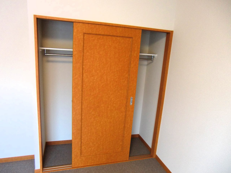 レオパレスターク 収納