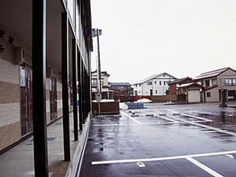 レオパレスクレベール 駐車場