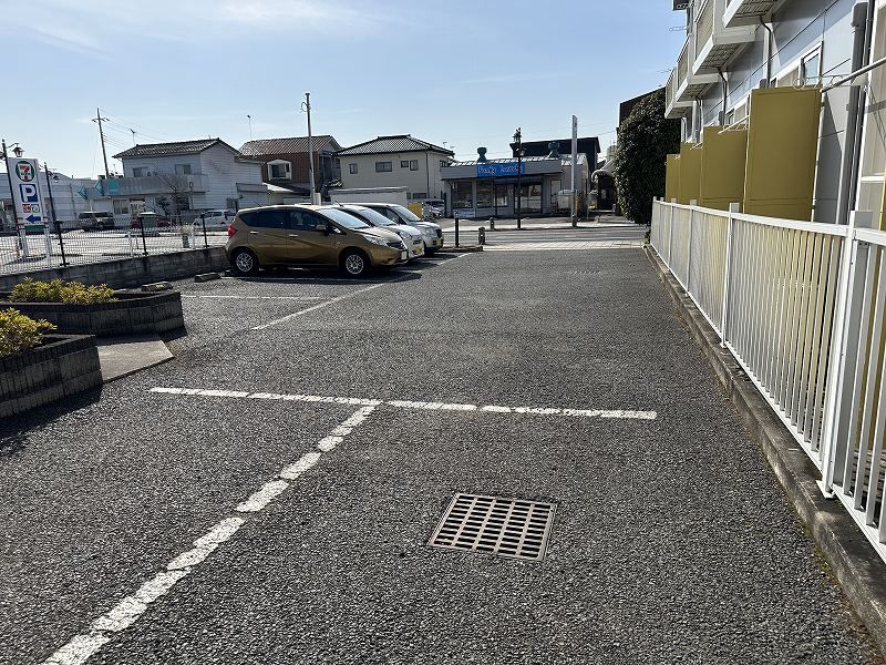 レオパレスコンフォートⅡ 駐車場