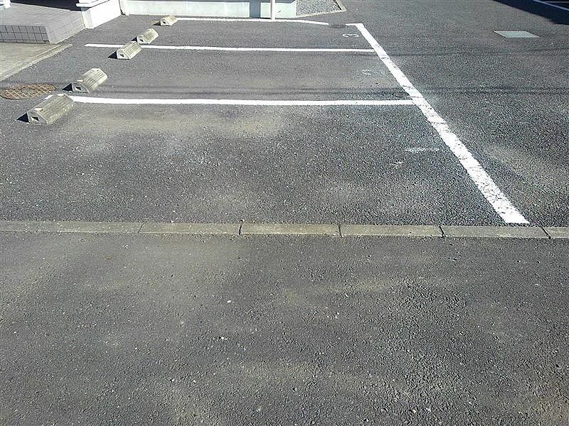 レオネクストそうさ 駐車場