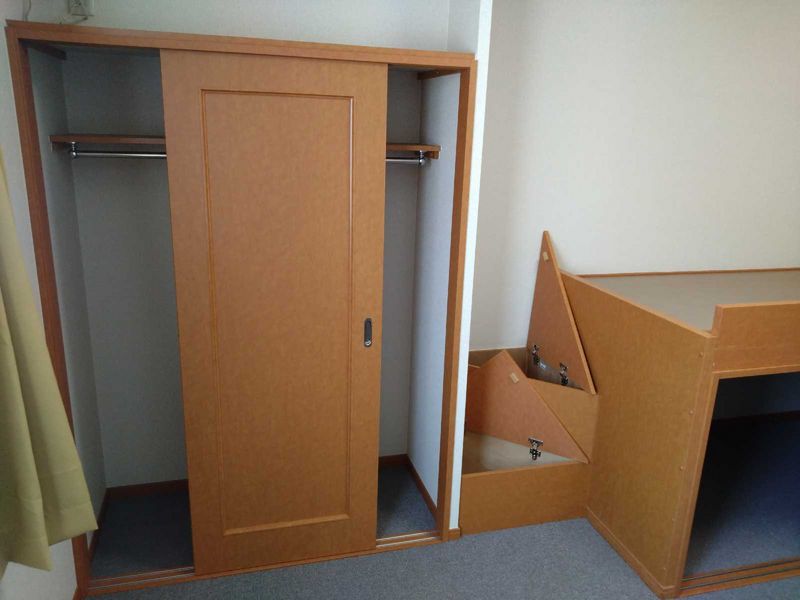 レオパレス四季 収納