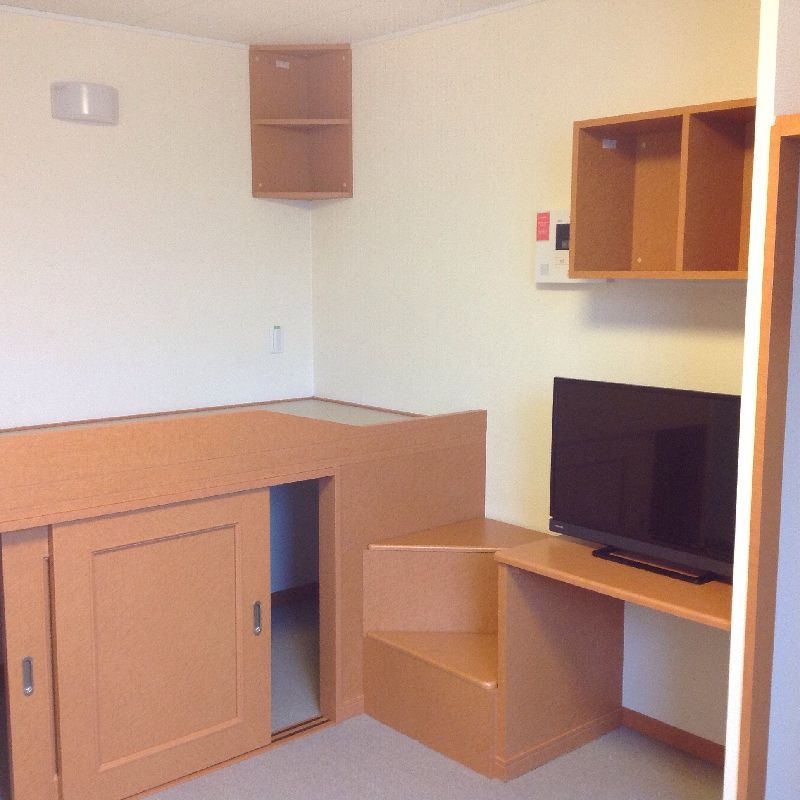 レオパレスソレイユ万世 居間