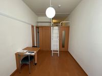 レオパレスローゼ日進 居間