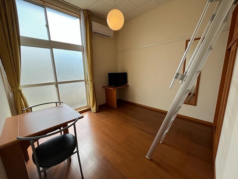 レオパレスひまわり 居間