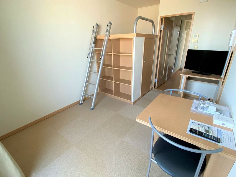 レオパレスハッピーエイト 居間
