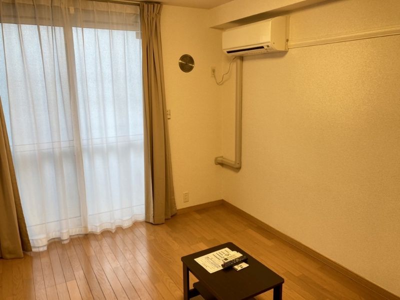 レオパレスＦＩＯＲＩ高松 居間