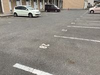 レオパレスジェイ新福 駐車場