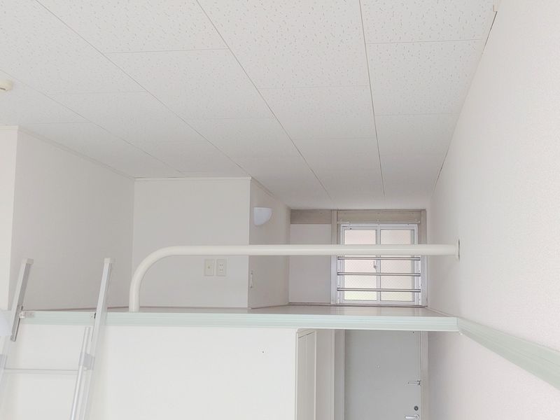 レオパレス諏訪 寝室