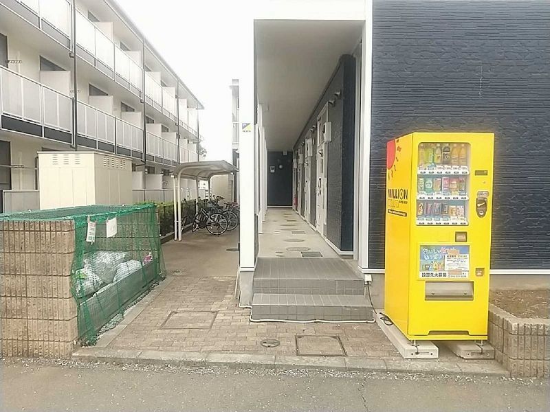 レオパレスイーグルⅡ エントランス