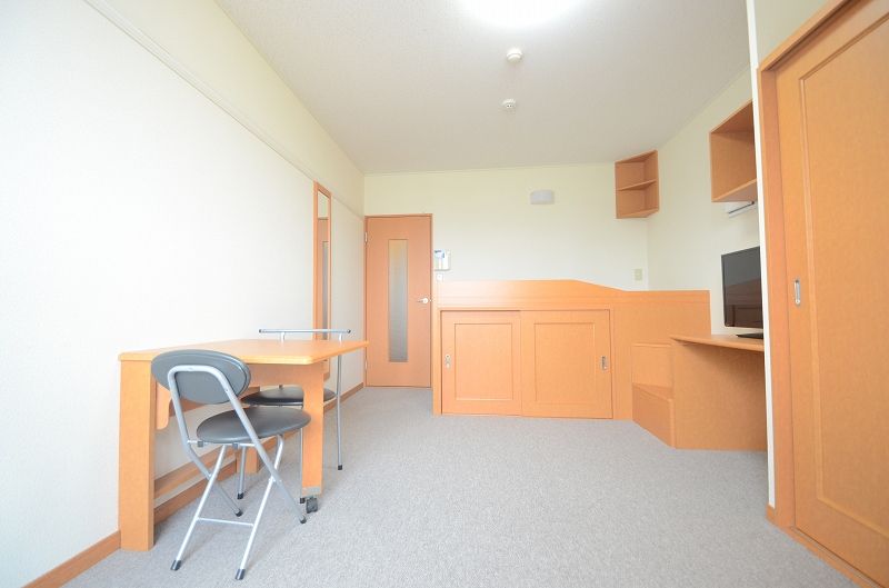 レオパレスグリーンヒルズライフ 居間