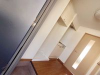 レオパレスビクトル 玄関