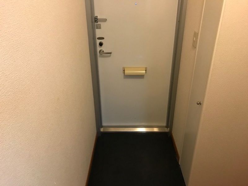 レオパレスあさひ 玄関