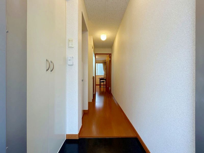 レオパレスメイプルコートⅠ号館 玄関