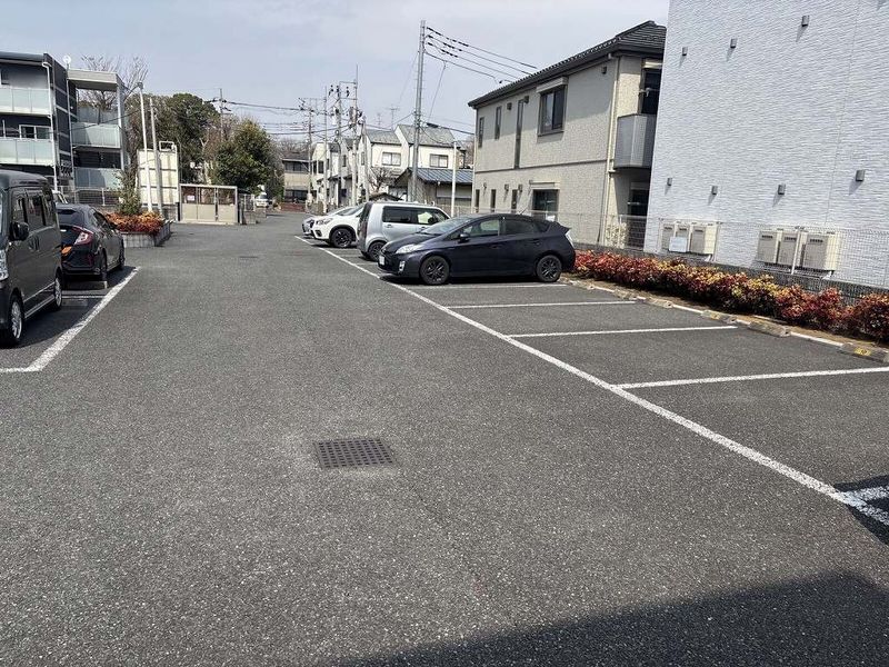 レオネクストタウンコートⅡ 駐車場