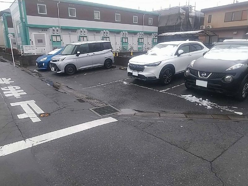 レオパレスヴェール 駐車場