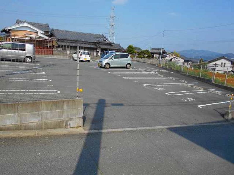 レオパレスサンライズ 駐車場