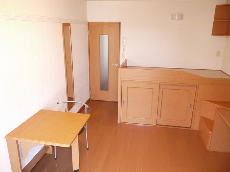 レオパレスダンボ 居間