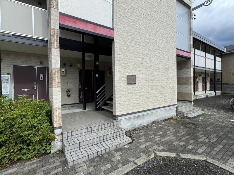 レオパレス城東 エントランス