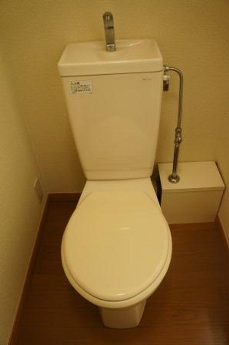レオパレス極 トイレ