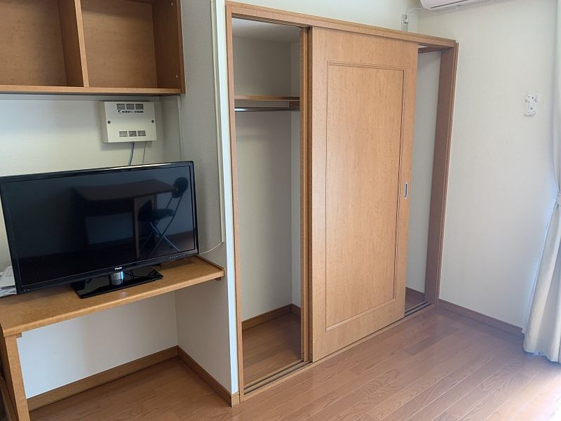 レオパレス花林檎 収納