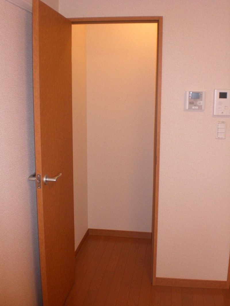 レオパレスシュークル 収納
