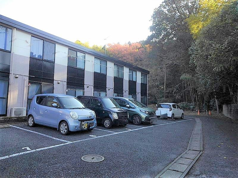 レオパレスさくら 駐車場