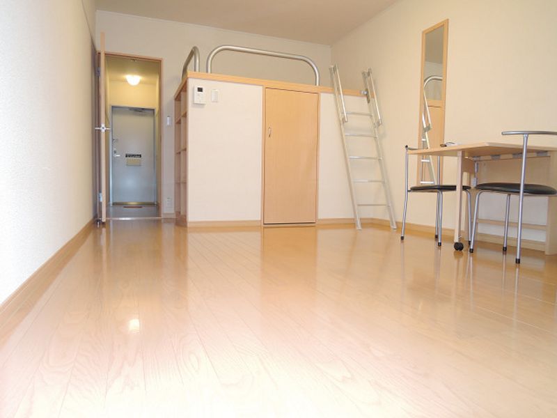 レオパレス恩智北町ハイツ 居間