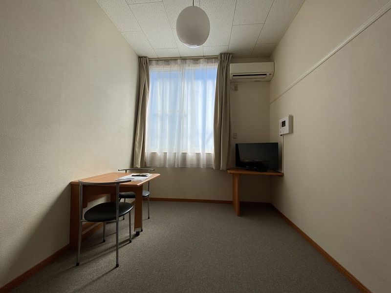レオパレスカンフォタブル伊倉Ⅰ 居間