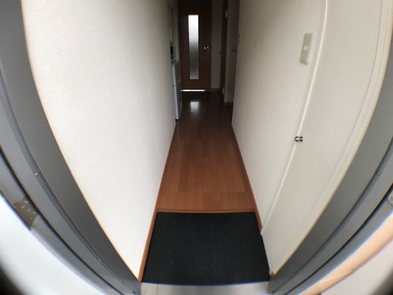 レオパレスイレブン 玄関