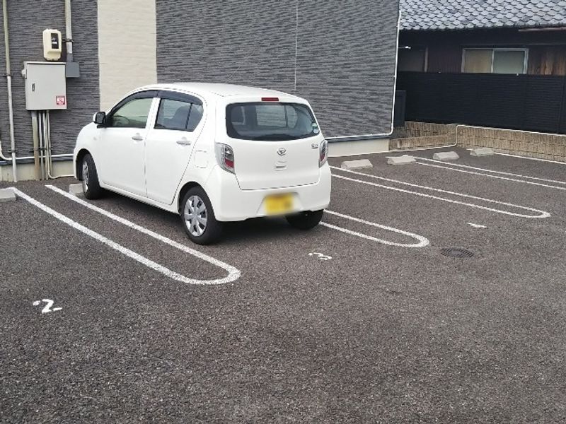 レオパレスノーサイド五条川 駐車場