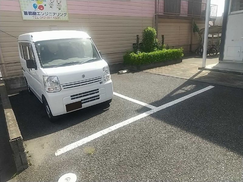 レオパレスＨＳＩ　ＲＩＶＥＲ 駐車場