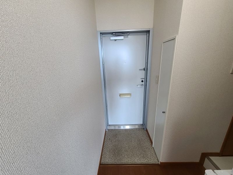 レオパレス若宮南 玄関