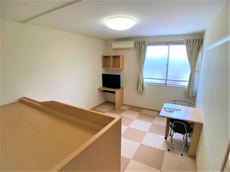 レオネクスト彩 居間