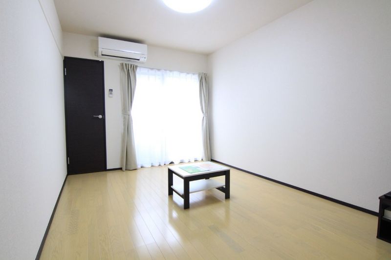 ミランダコンジュＳＨ 居間