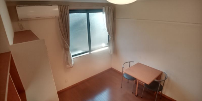 レオパレスムラヤマⅡ 居間