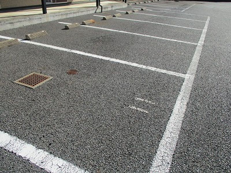 レオパレス慶 駐車場
