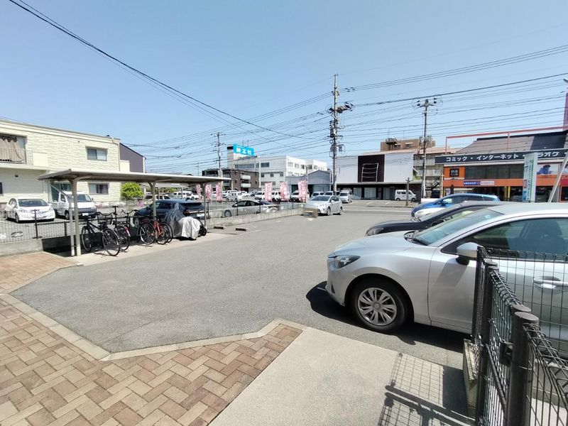 レオネクストフォーレパレス 駐車場