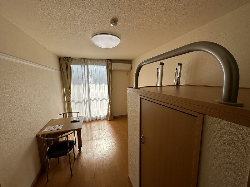 レオパレスシフォン 居間