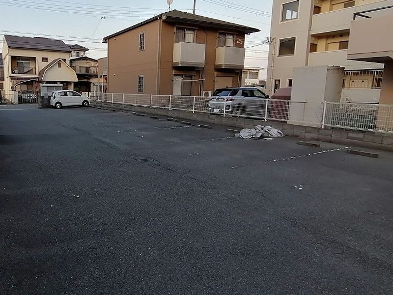レオパレスクリオネ 駐車場