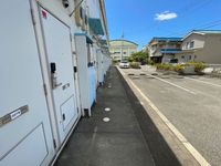 レオパレス松 エントランス