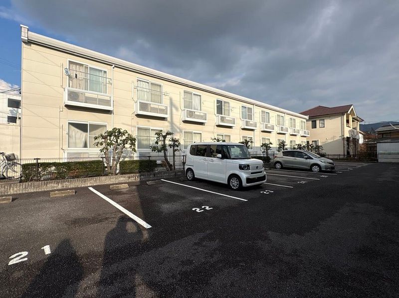 leopalace Kouta B Parking lot