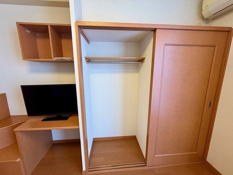 leopalace Blue Willow II Storage