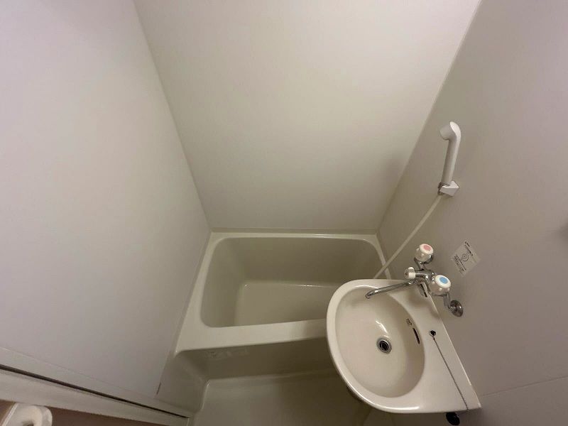 レオパレスフラワーガーデン町屋 風呂