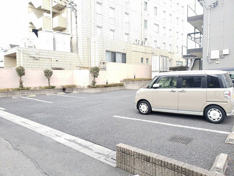 レオパレスシンメイ加須 駐車場