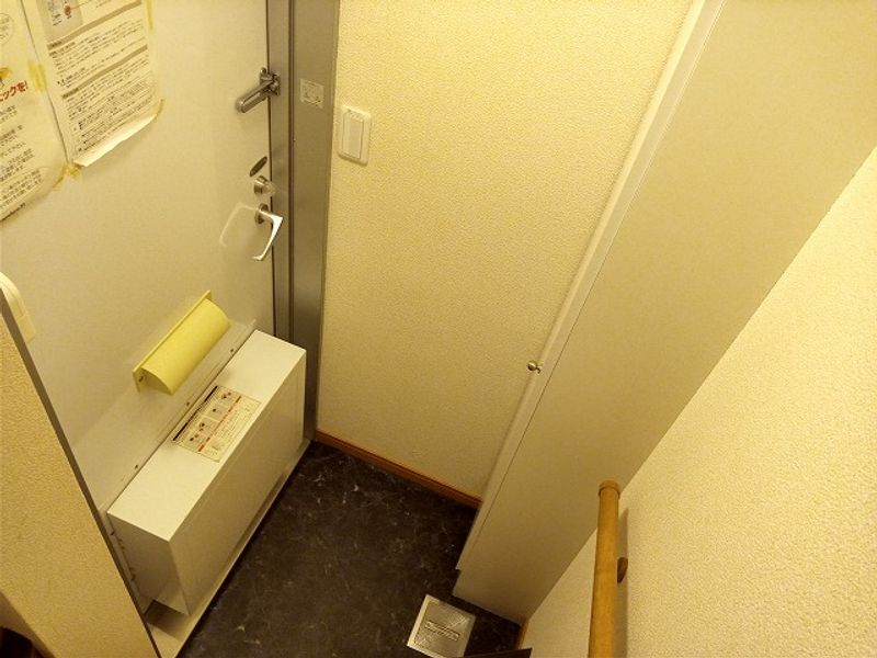 レオパレス後城 玄関