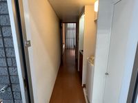 レオパレスあいかわ 玄関