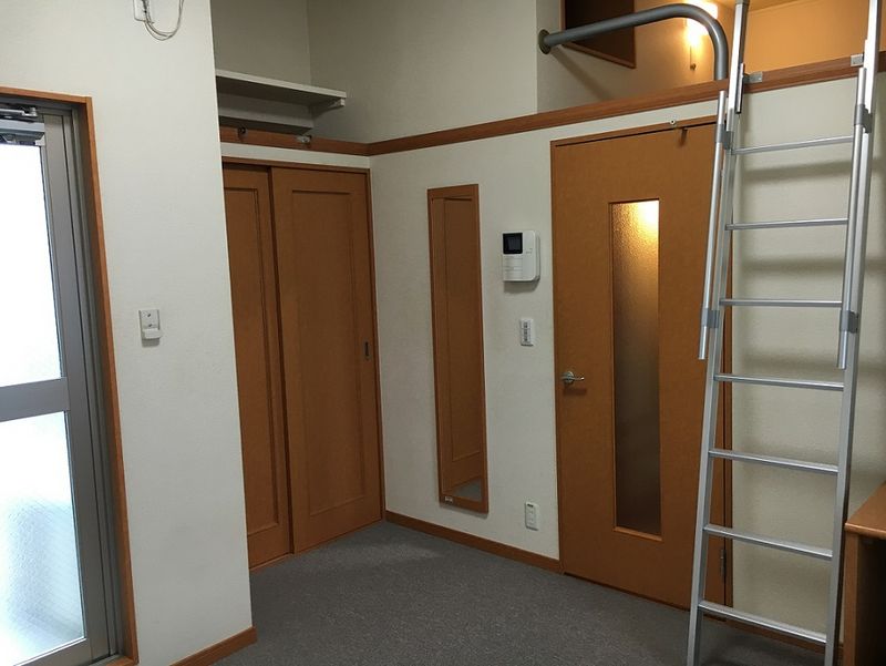 レオパレスアストラーレ茶屋町東 居間